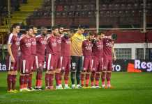 Rapid a debutat cu stângul în play-off, suferind primul eşec pe teren propriu din acest sezon