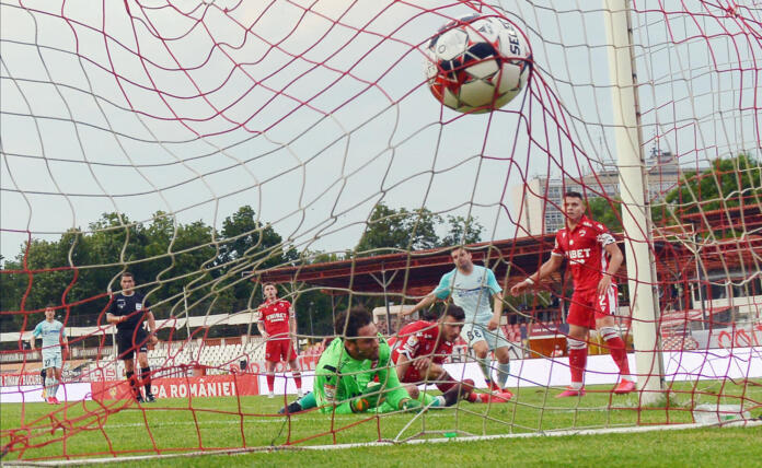 FOTBAL:DINAMO BUCURESTI-FCSB, SEMIFINALA TUR CUPA ROMANIEI (25.06.2020)