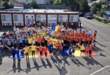 Elevi și profesori, împreună pentru România: „Școala noastră e optimistă, noi credem în băieți”